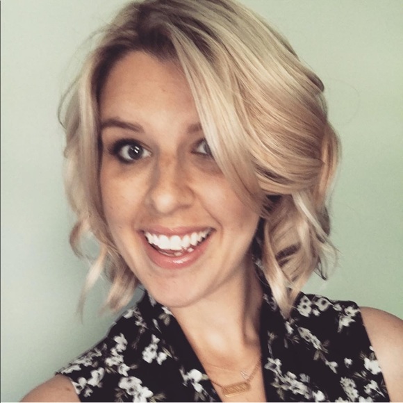 Meet your Posher, Emily - Picture 1 of 1